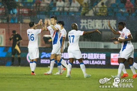 小柔在厨房被嗯到高潮