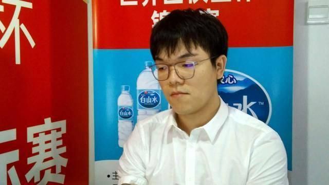 筱崎爱裸乳照无奶罩